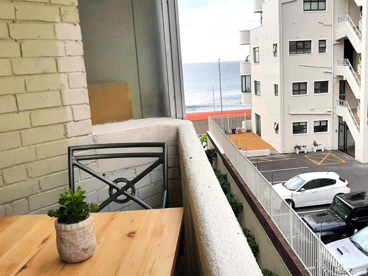 Road Apartment *